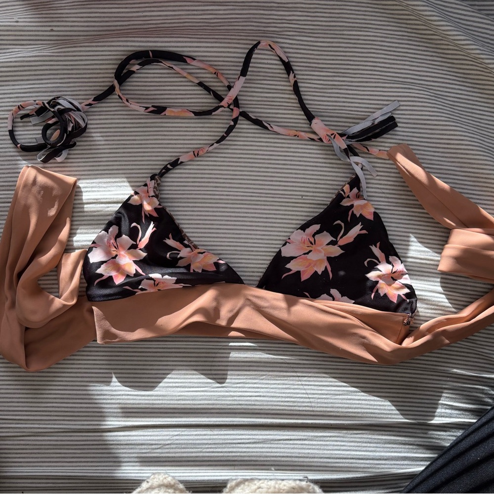 Acacia Swim Twist Triangle Top - Size Small